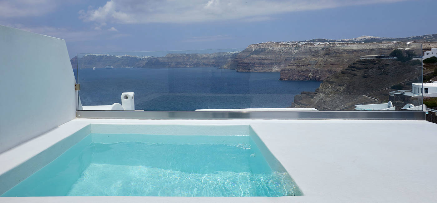 
Santorini View Hotel Deluxe Δίκλινο Δωμάτιο με Πανοραμική θέα στη Θάλασσα στην Καλντέρα και Μπαλκόνι με Υδρομασάζ